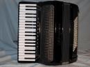 Piano accordion of 37 key and 96 bass with tone chamber (cassotto)