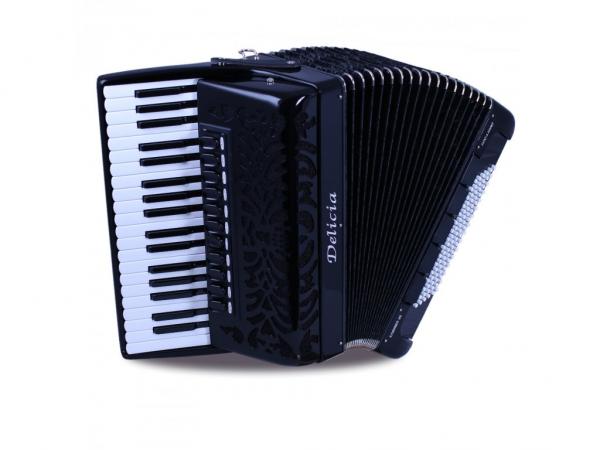 Piano accordion of 37 key and 96 bass with tone chamber (cassotto) and special reeds 